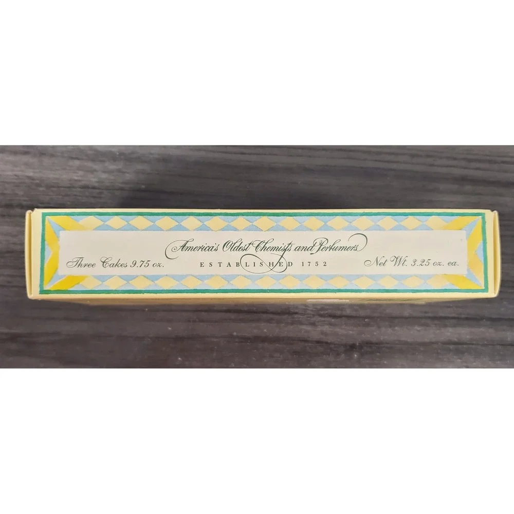 Caswell-Massey Jasmin de Grasse Floral Soap 3 Cakes 3.25 oz Each Boxed Set